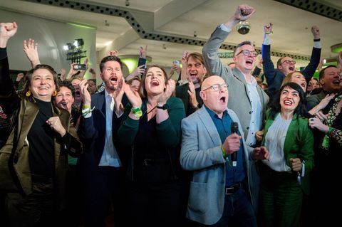 Wahlprognosen in Baden-Württemberg: Jubel bei den Grünen, Entsetzen bei der SPD