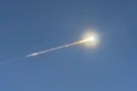 Die zunächst unbekannte Lichterscheinung hielt viele Menschen in weiten Teilen Westdeutschlands am Abend in Atem. Foto: Gianni G