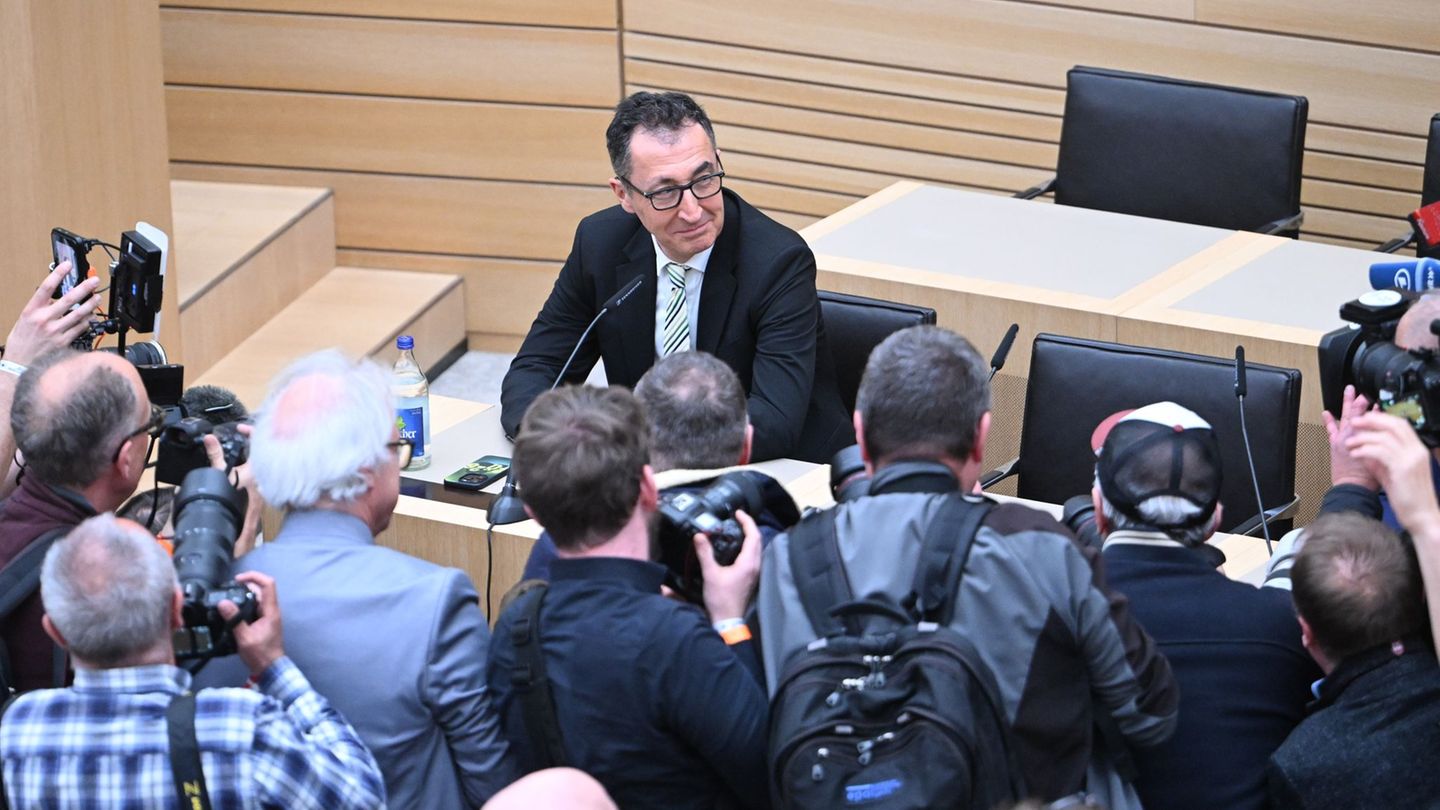 Grünen-Politiker Cem Özdemir warnt vor übertriebenen Erwartungen angesichts der Haushaltslage. Foto: Marijan Murat/dpa