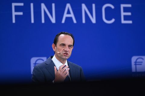 Bafin-Präsident Mark Branson sieht bei offenen Immobilienfonds Risiken für Privatanleger (Archivbild) Foto: Arne Dedert/dpa