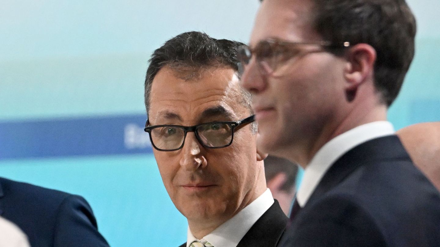 Özdemir setzte sich in seinem Wahlkreis deutlich gegen den Kandidaten der CDU durch. Foto: Marijan Murat/dpa