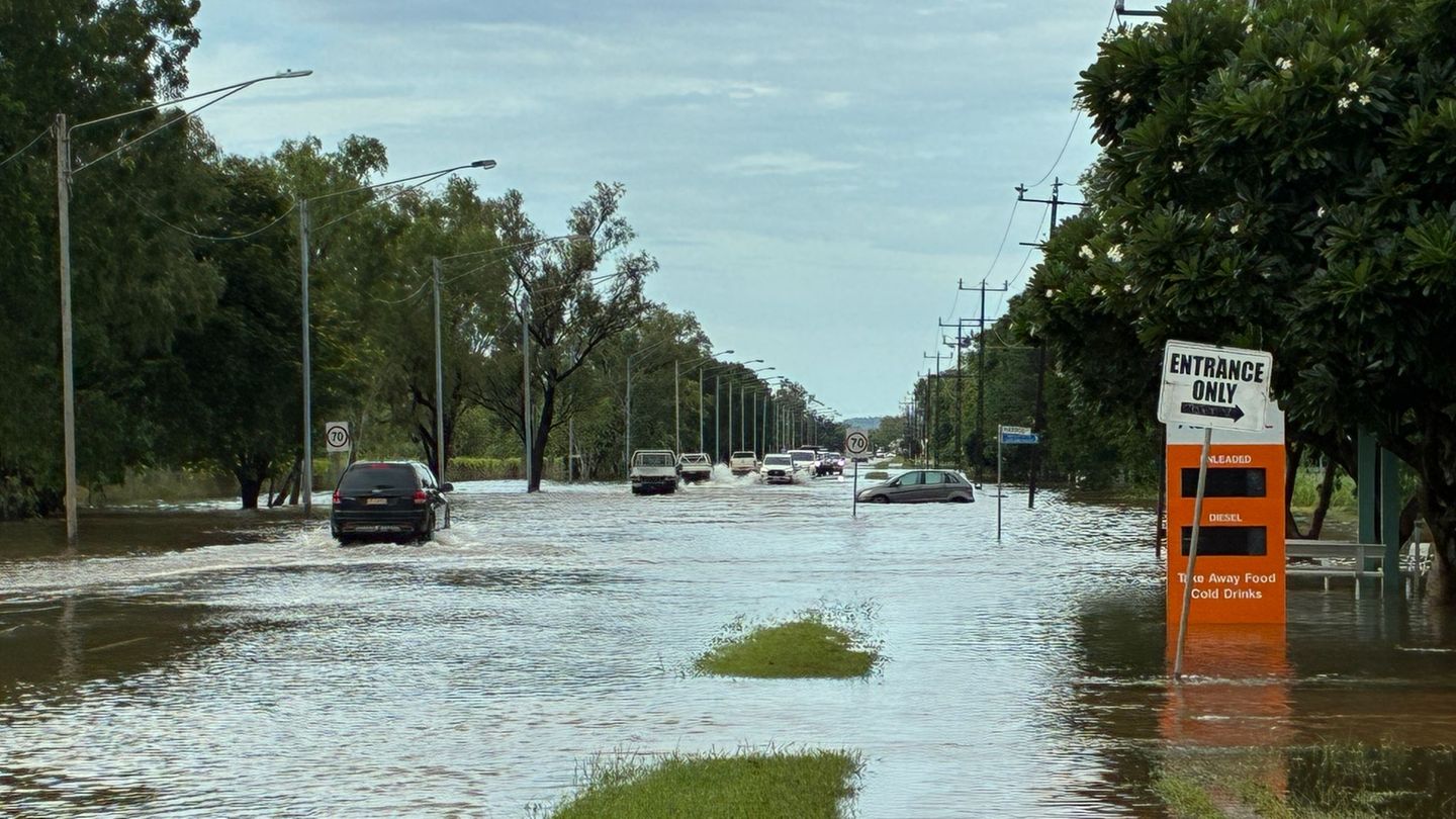 Nach heftigem Regen ist der Katherine River über die Ufer getreten. Foto: Jas Streten/dpa