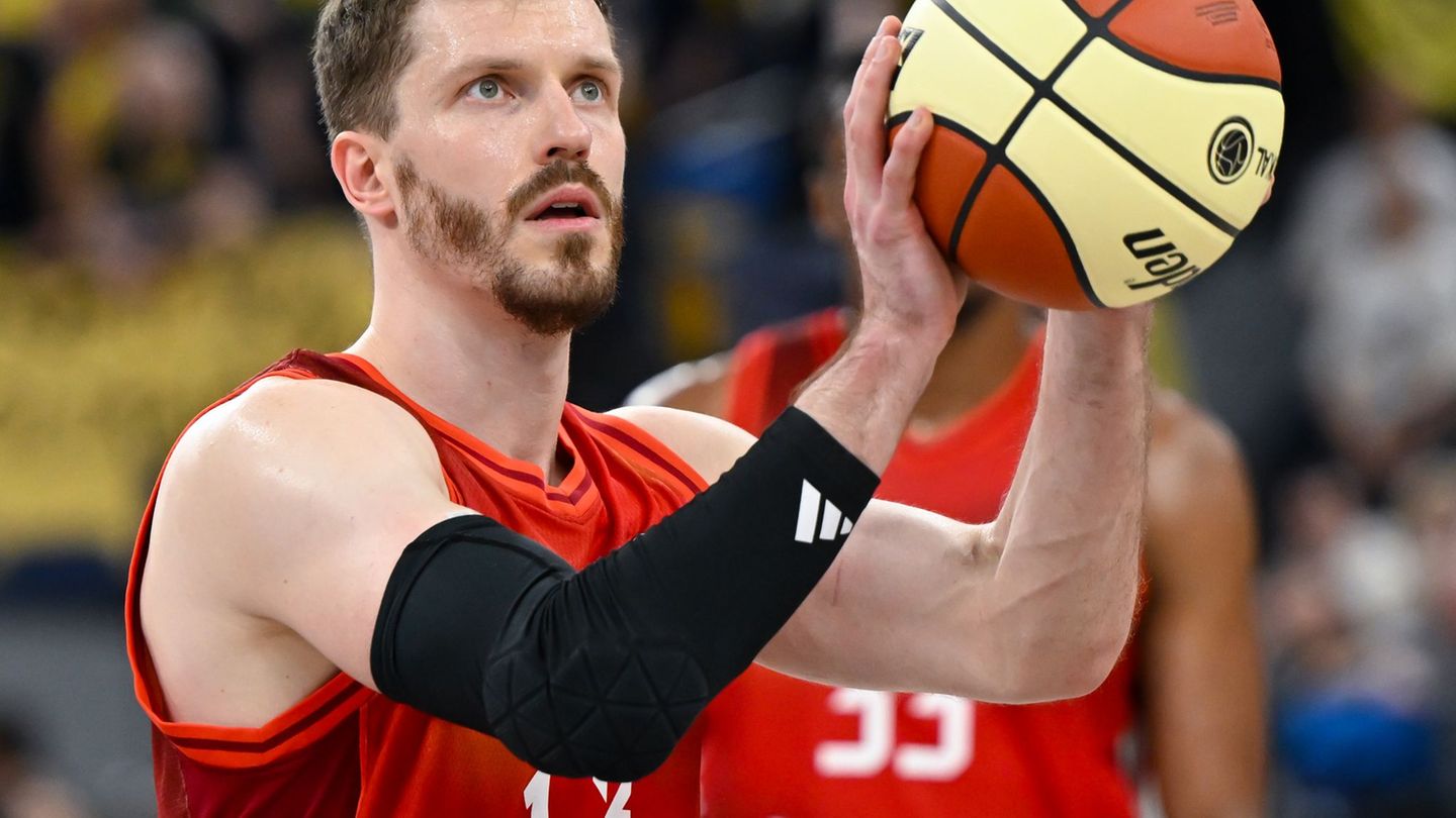 Bleibt bei den Bayern-Basketballern: Welt- und Europameister Andreas Obst. (Archivbild) Foto: Sven Hoppe/dpa