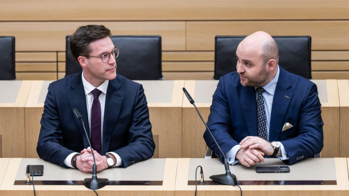 Spitzenkandidaten Hagel (CDU,l.) und Frohnmaier (AfD)