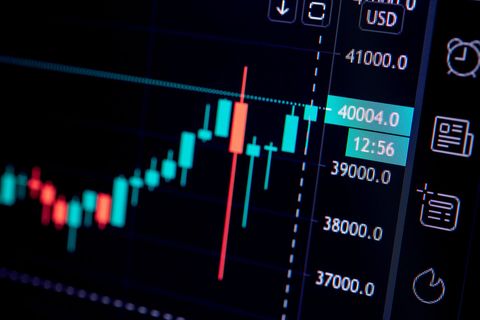 Die Polizei ermittelt wegen des Betrugs. (Symbolbild) Foto: Marius Becker/dpa/dpa-tmn