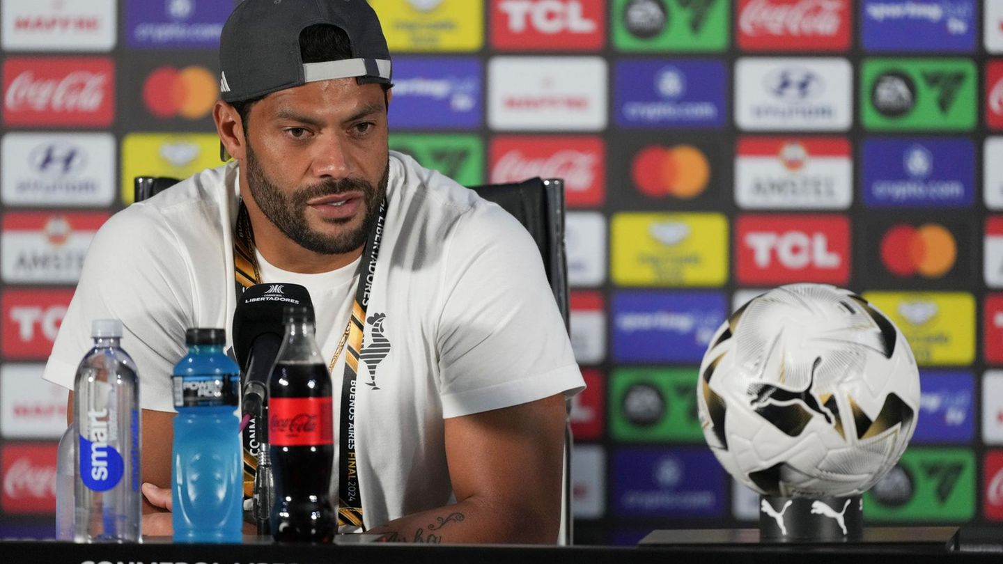 Hulk (bürgerlich Givanildo Vieira de Souza) von Brasiliens Club Atletico Mineiro bei einer Pressekonferenz (Archivbild)
