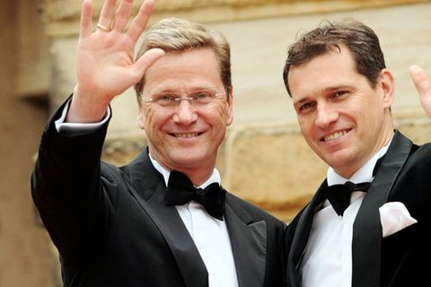 "Westerwelle": Guido Westerwelle (l.) mit Ehemann Michael Mronz im Jahr 2007.