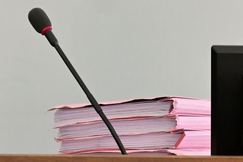 Ein 51-jähriger Mann soll seine Ex-Frau in ihrem Imbiss in Rathenow getötet haben. (Archivbild) Foto: Michael Bahlo/dpa