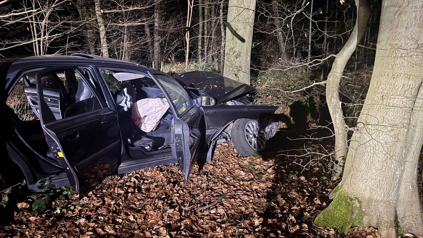 Der Fahrer des Fluchtfahrzeugs habe die Anweisungen der Polizei ignoriert, den Wagen anzuhalten. Foto: -/Polizei Mettmann/dpa