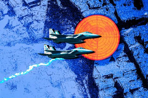 Montage: Luftbild vom Iran mit einem Fadenkreuz und zwei Kampfjets im Vordergrund