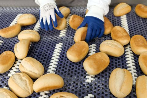 Die Beschäftigten in Eisleben und Nordhausen erhalten mehr Geld. (Archivbild) Foto: picture alliance / Peter Endig/dpa-Zentralbi