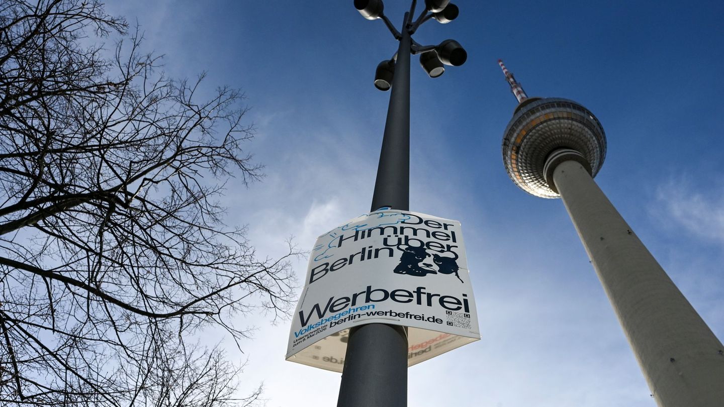 Die Initiatoren des Volksbegehrens "Berlin werbefrei" setzen in der Sammelphase selbst auf Werbung. (Archivbild) Foto: Jens Kala