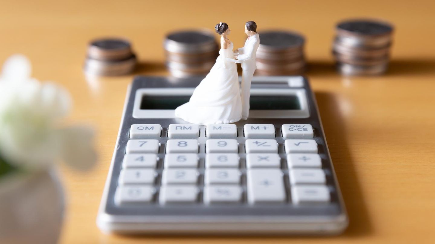 Volksabstimmung: Wer heiratet, zahlt mehr: Schweizer schaffen Heiratsstrafe ab