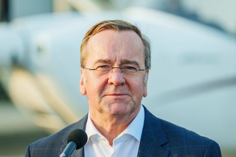 Lobt die militärische Zusammenarbeit mit den USA: Verteidigungsminister Pistorius. Foto: Andreas Arnold/dpa