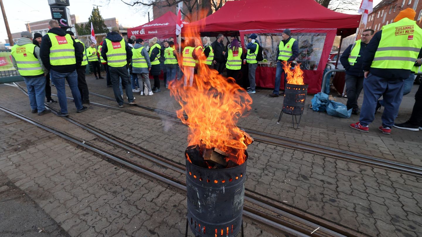 Lange Verhandlungen: Noch keine Einigung bei ÖPNV-Tarifrunde