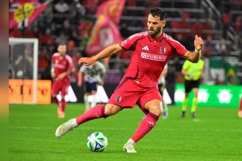 Eduard Löwen trauert um seine Ehefrau.