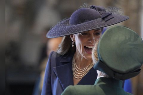 Prinzessin Kate und Prinzessin Anne konnten über ihre missratene Begrüßung nur lachen.