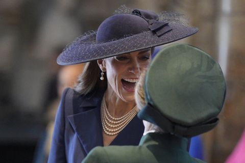 Prinzessin Kate und Prinzessin Anne konnten über ihre missratene Begrüßung nur lachen.