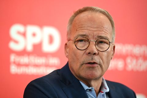 SPD-Bundestagsfraktionschef Matthias Miersch wird über die Ergebnisse einer Tagung in Rostock informieren. Foto: Elisa Schu/dpa