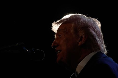 Mit seiner überraschenden Aussage zum baldigen Ende des Iran-Kriegs sorgt Trump an den Börsen für Erleichterung. Foto: Mark Schi