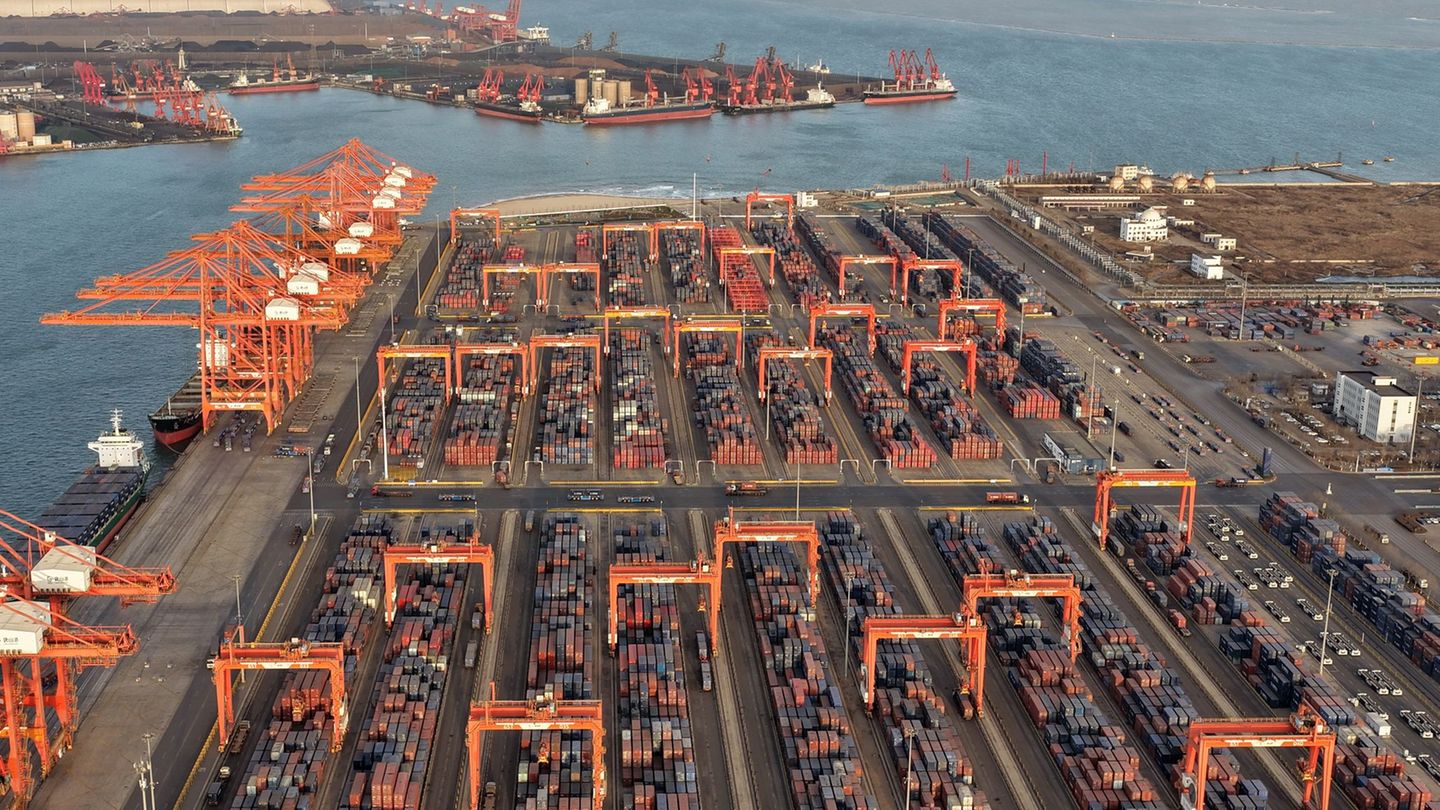 Welthandel: Chinas Außenhandel legt überraschend deutlich zu