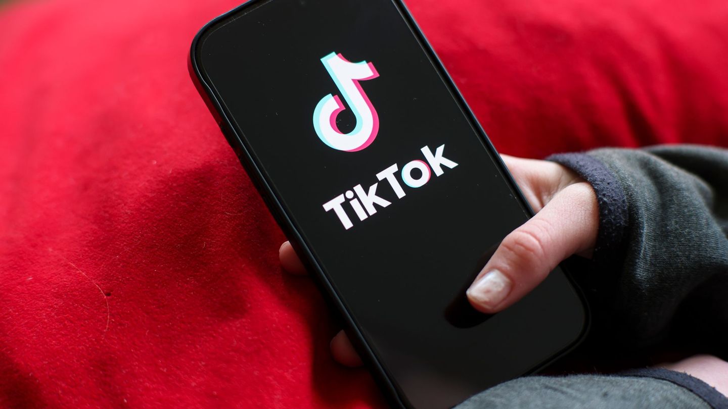 In Deutschland wird kontrovers über Altersgrenzen für soziale Medien diskutiert. (Symbolbild) Foto: Jan Woitas/dpa