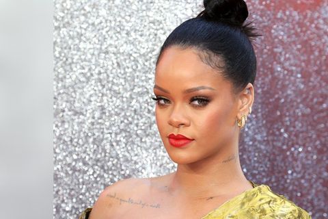 Rihanna soll sich mit ihren drei Kindern in der Villa befunden haben, als diese am Sonntag beschossen wurde.