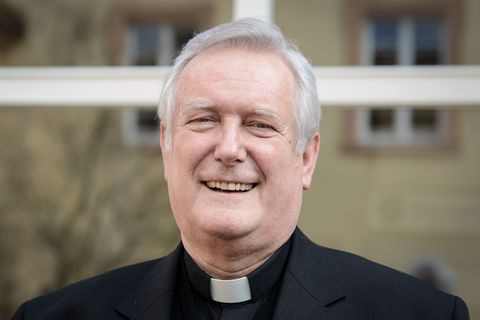 Der emeritierte Würzburger Bischof Friedhelm Hofmann hat sich entschuldigt. (Archivbild) Foto: picture alliance / David Ebener/d