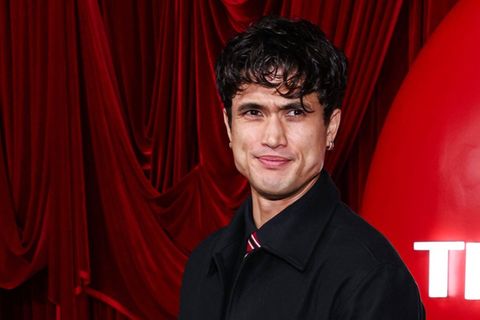 Charles Melton wurde durch die Serie "Riverdale" bekannt.