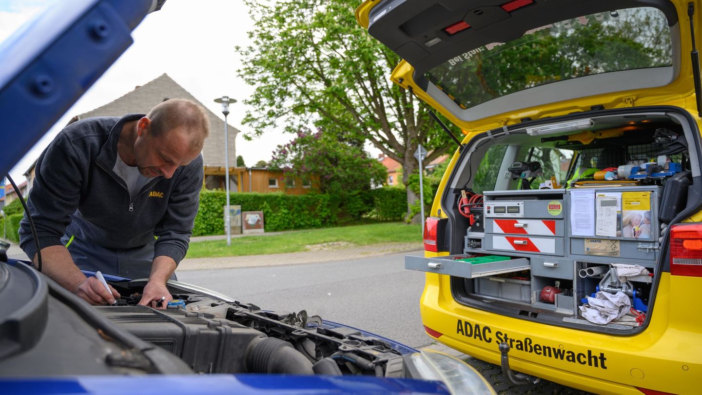 Die Nachfrage nach der Fahrrad-Pannenhilfe steigt an. (Symbolbild) Foto: Christophe Gateau/dpa
