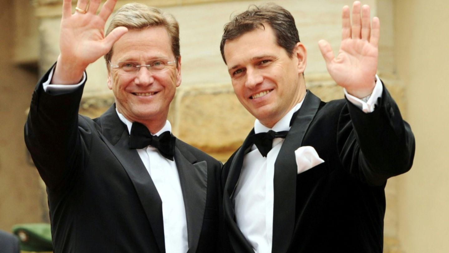 Guido Westerwelle (links) und Michael Mronz 2011