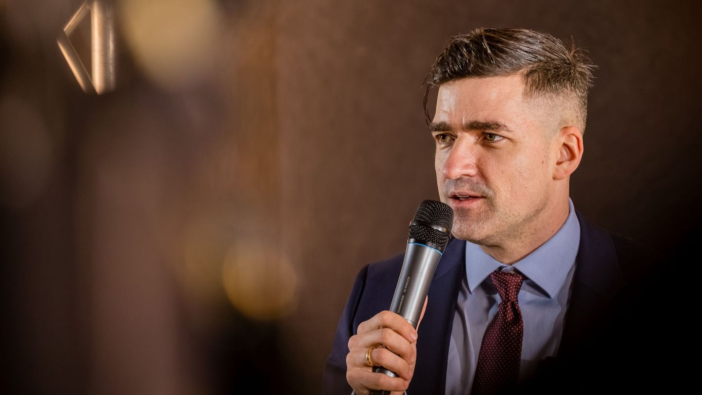 Martin Sellner gilt als Führungsfigur der als rechtsextremistisch eingestuften Identitären Bewegung. (Archivbild) Foto: Frank Ha