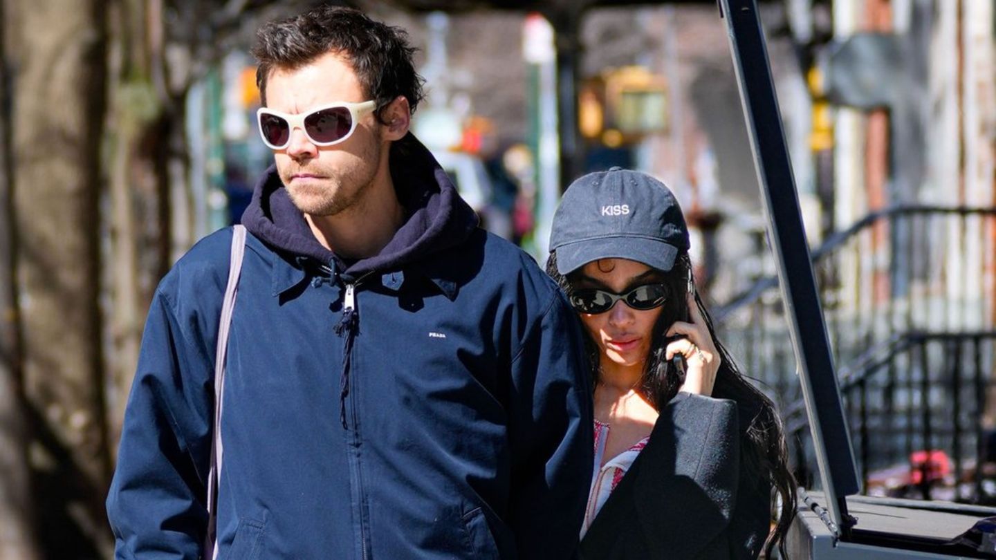 Harry Styles und Zoë Kravitz bummelten am Montag zu einem angesagten Restaurant in Manhattan.