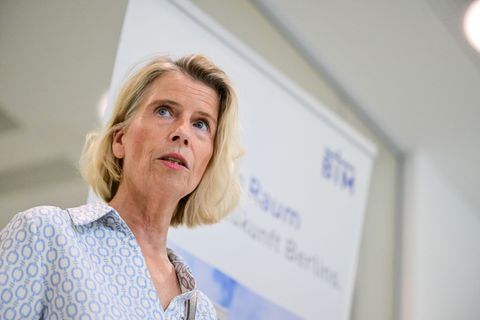Ihre Gesellschaft vergibt elf Grundstücke: BIM-Geschäftsführerein Birgit Möhring. Foto: Sebastian Gollnow/dpa