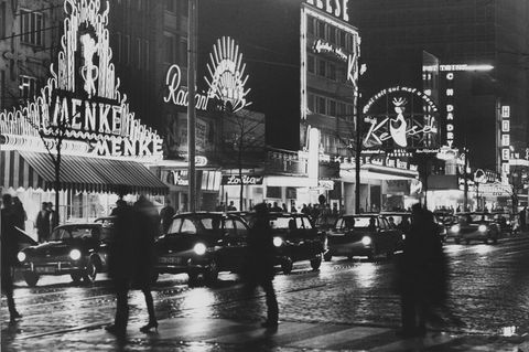Lichterglanz der Amüsiermeile Reeperbahn