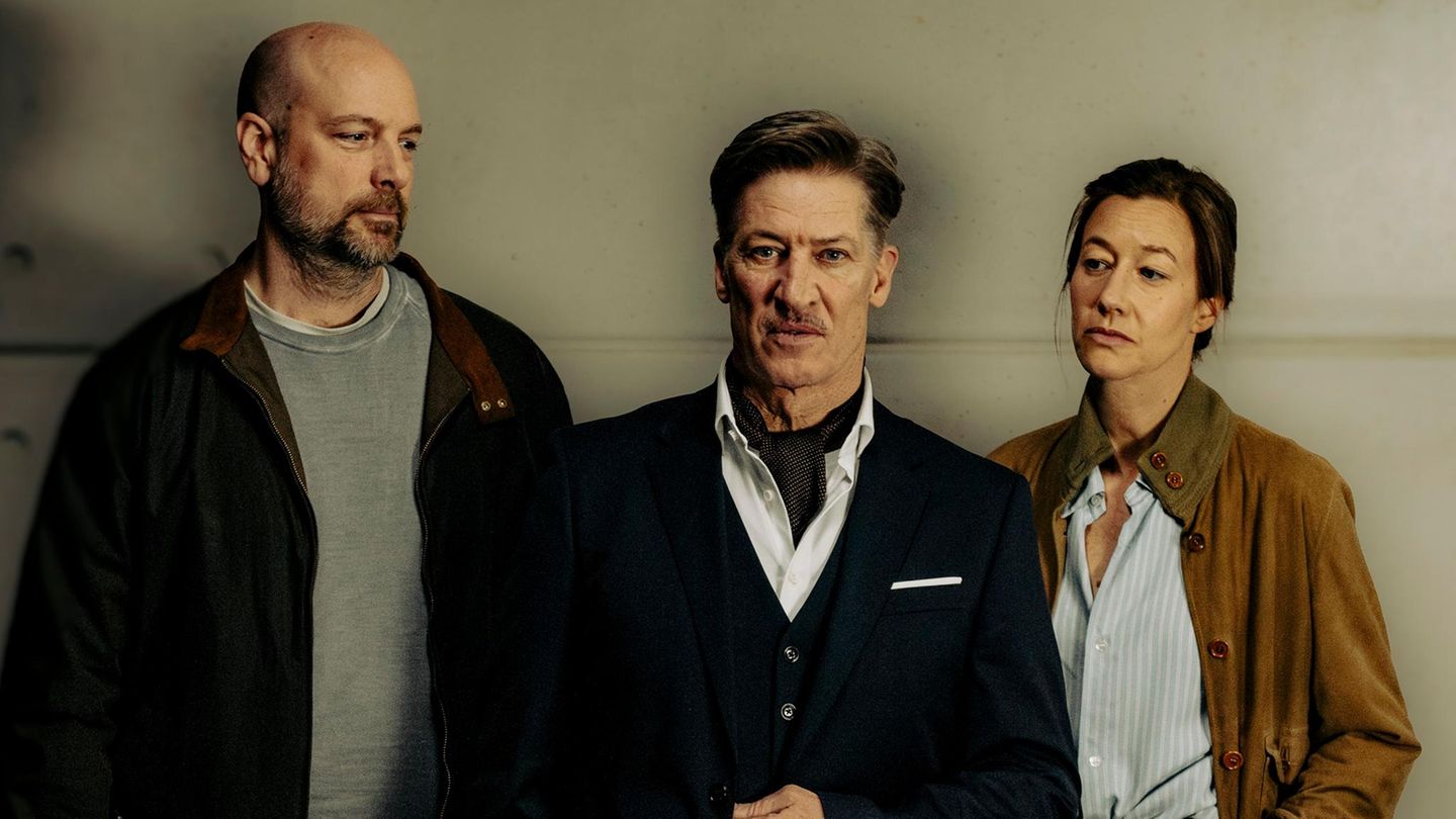 „Polizeiruf 110“ aus München: Kommissar Dennis Eden (Stephan Zinner), Rechtsanwalt August Schellenberg (Tobias Moretti) und Kommissarin Cris Blohm (Johanna Wokalek).