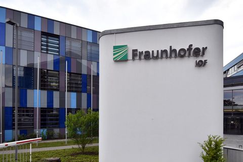 Das Fraunhofer-Institut für Angewandte Optik und Feinmechanik hat einen neuen Erweiterungsbau bekommen - mit neuen Laboren, Büro