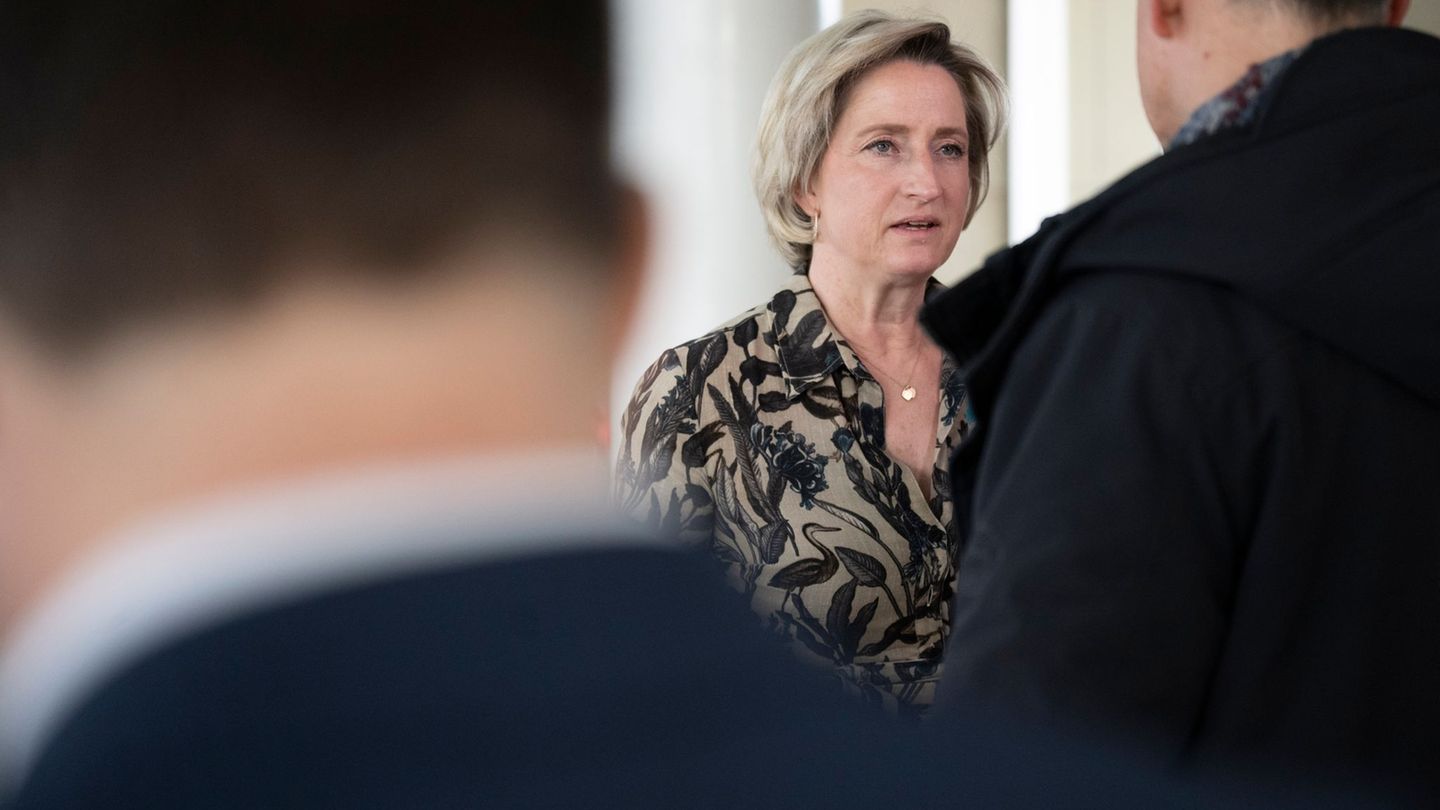 Die Wirtschaftsministerin erwartet inhaltliche Zugeständnisse. Foto: Marijan Murat/dpa