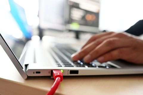 Gerade in der IT-Branche steigt der Bedarf an Fachkräften. (Symbolbild) Foto: Uli Deck/dpa