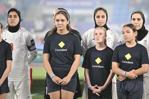 „Rettet unsere Mädchen“: Nach Hymnen-Statement: Australien nimmt iranische Fußballerinnen auf