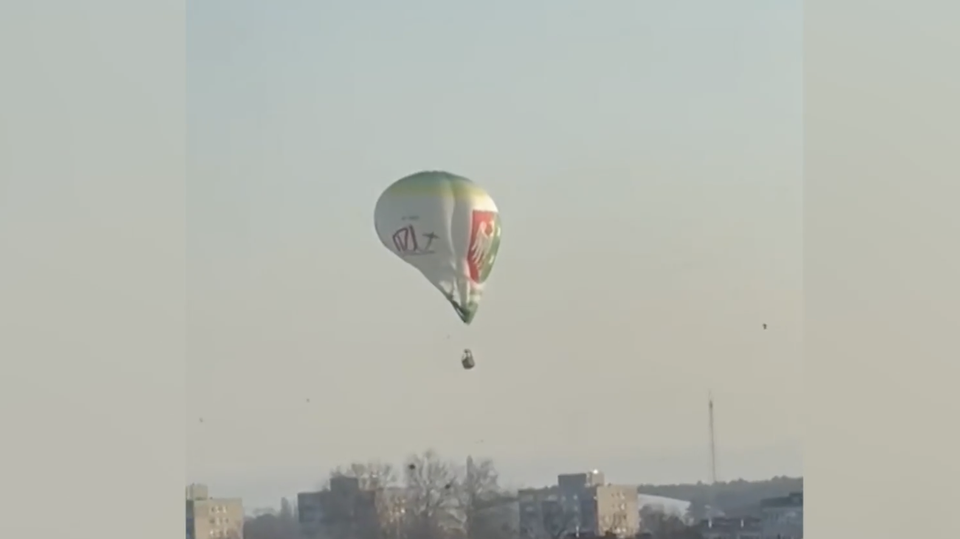 28-Jährige stirbt bei Heißluftballon-Absturz in Großstadt