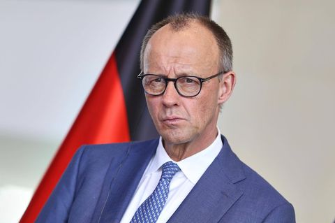 RTL/ntv-Trendbarometer: Lage für Merz "brandgefährlich" – Vertrauen in Kanzler und Parteien erschüttert