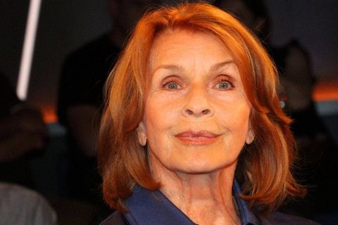 Senta Berger erholt sich gerade von ihrem Oberschenkelbruch in der Reha.