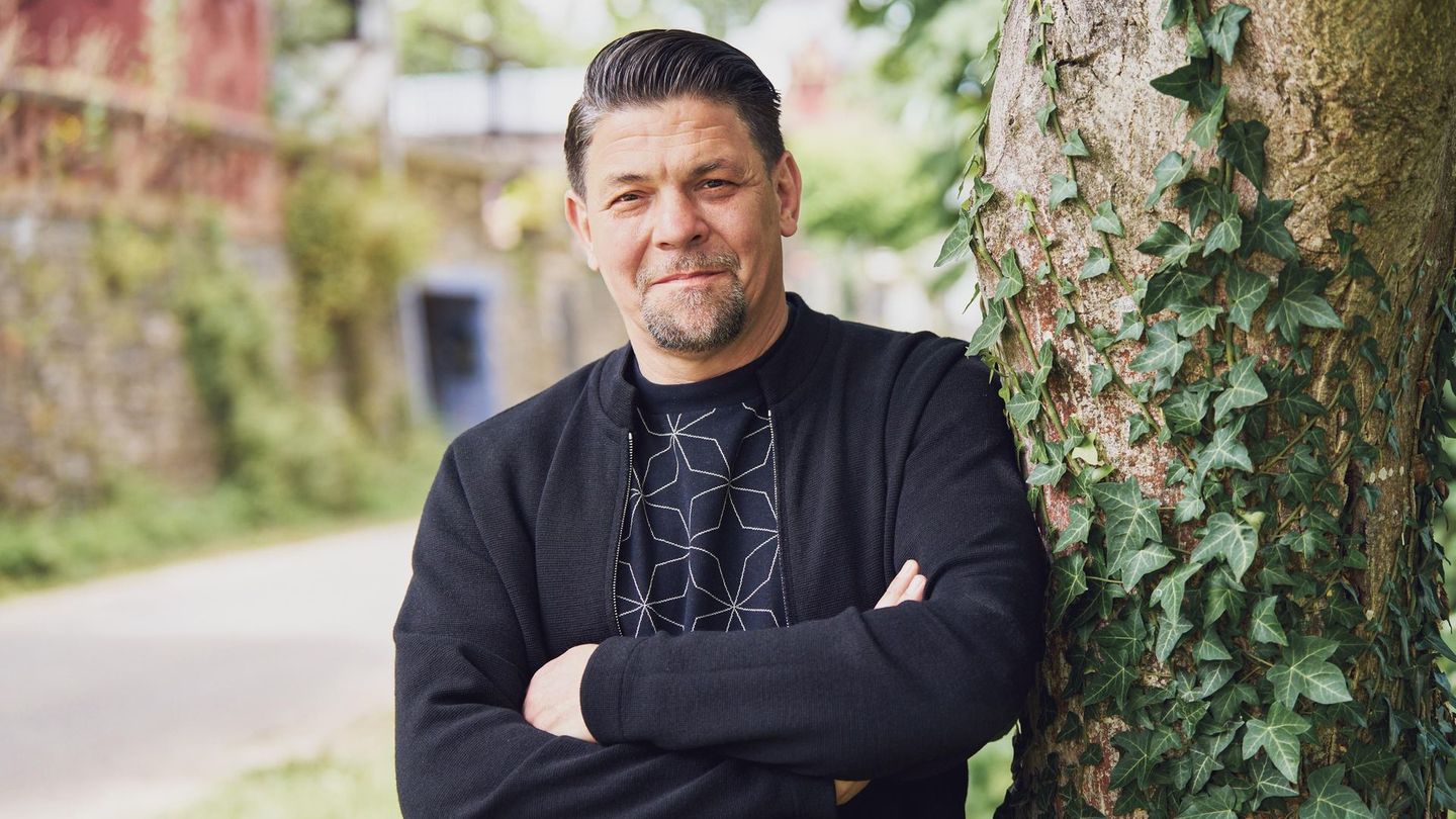 "Herbstresidenz – Ein Jahr danach": Tim Mälzer ein Jahr nach dem TV-Experiment:  "Ich könnte mit diesen Geschichten Bücher füllen"