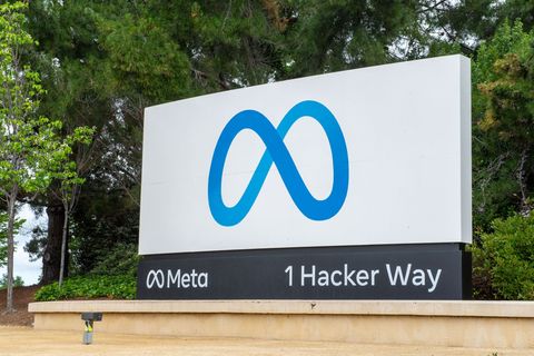 Meta legt sich nun auch ein soziales Netzwerk für autonome KI-Programme zu. (Archivbild) Foto: Andrej Sokolow/dpa