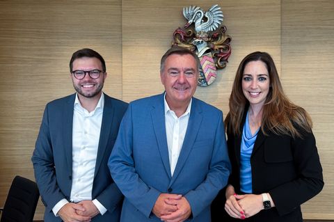 Hessens dienstältester OB, Claus Kaminsky (SPD), übergibt im Herbst seine Amtsgeschäfte. Als mögliche Nachfolger stehen Bürgerme