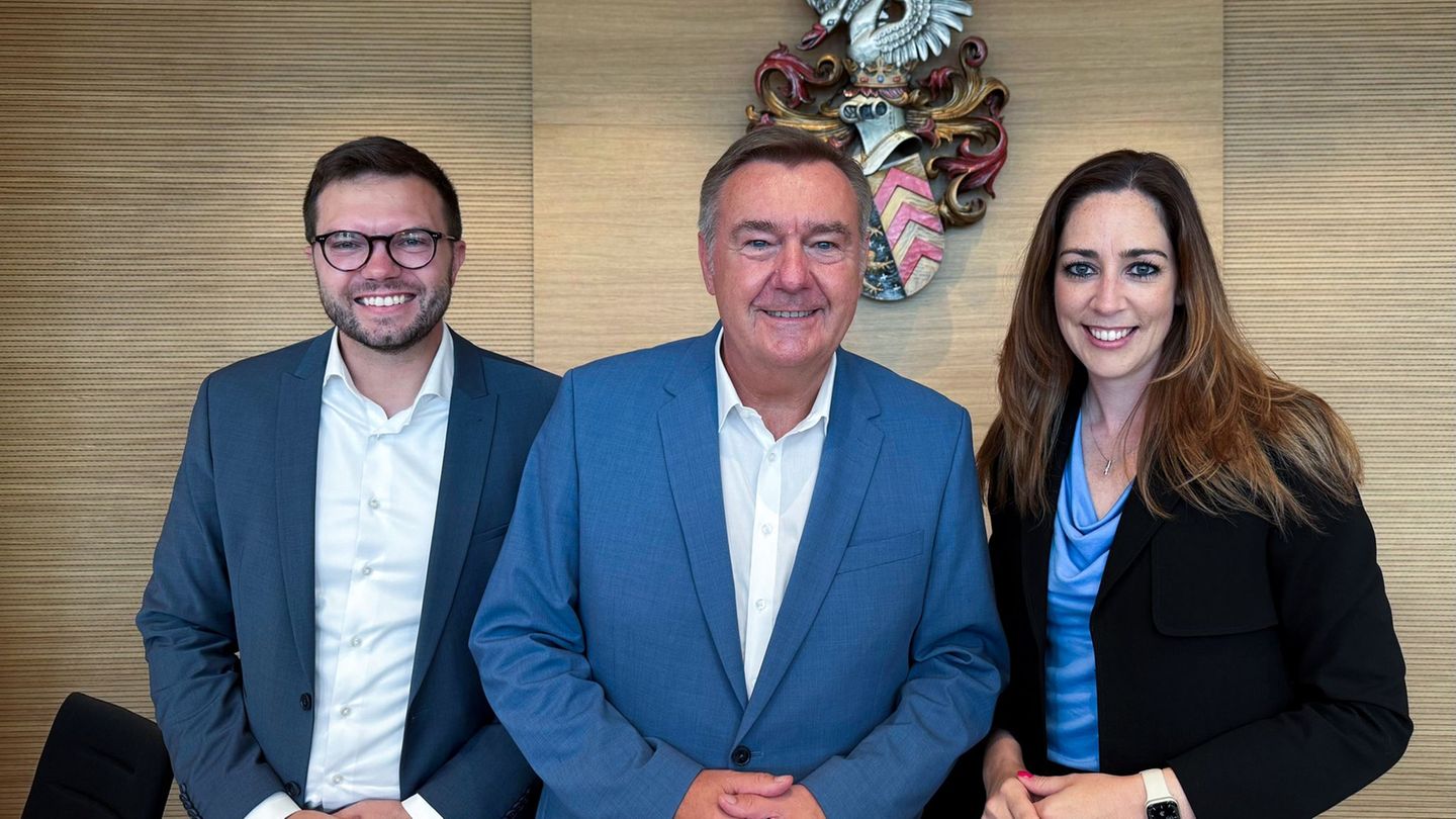 Hessens dienstältester OB, Claus Kaminsky (SPD), übergibt im Herbst seine Amtsgeschäfte. Als mögliche Nachfolger stehen Bürgerme