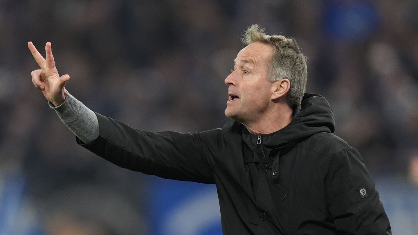 Trainer Kasper Hjulmand empfängt mit Bayer Leverkusen den FC Arsenal. Foto: Marcus Brandt/dpa