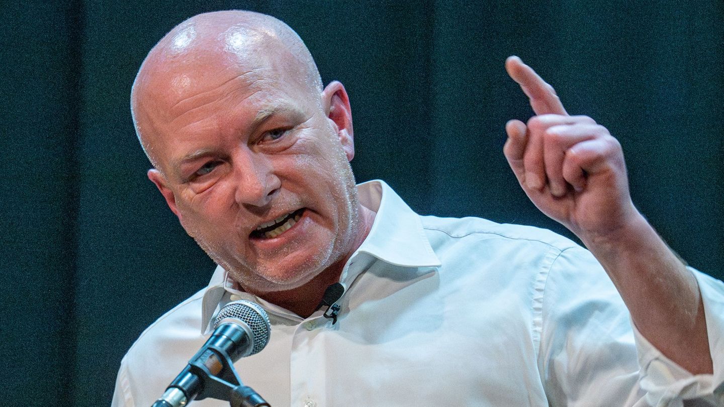 Der ehemalige Oberbürgermeister von Regensburg, Joachim Wolbergs, steht erneut vor Gericht. (Archivbild) Foto: Armin Weigel/dpa