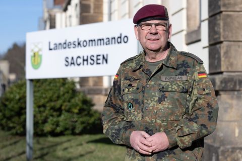 Oberst Michael Popielas übergibt am Donnerstag nach 45 Jahren Dienst in der Bundeswehr das Landeskommando Sachsen an Oberst Marc